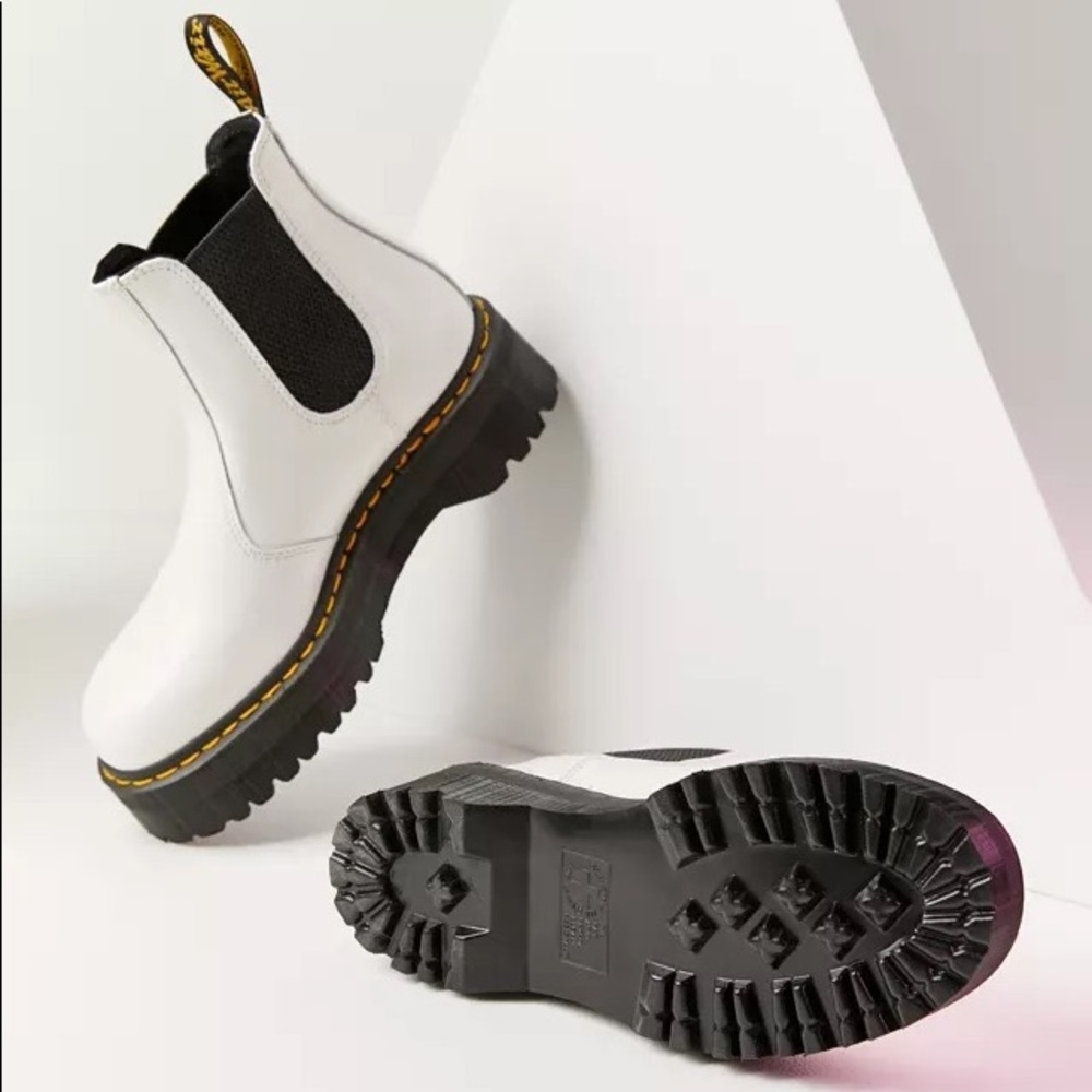 Dr. Martens 2976 Platform Chelsea Boots - White